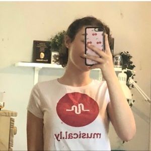 Cute vintage musical.ly t-shirt!